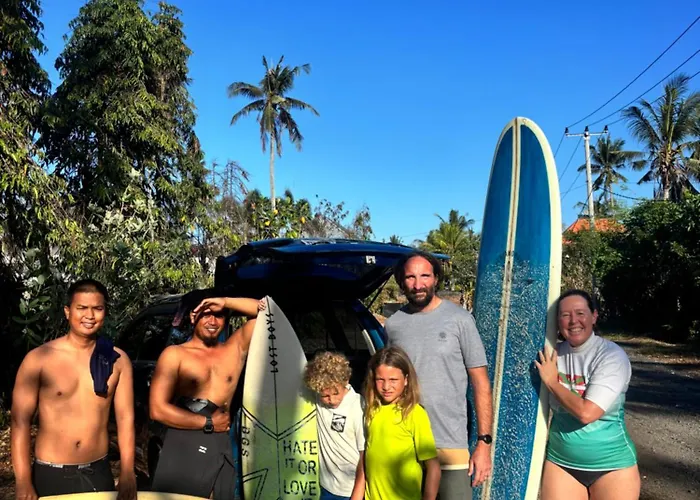 The Nyamo Surfschool & 2* Pulukan