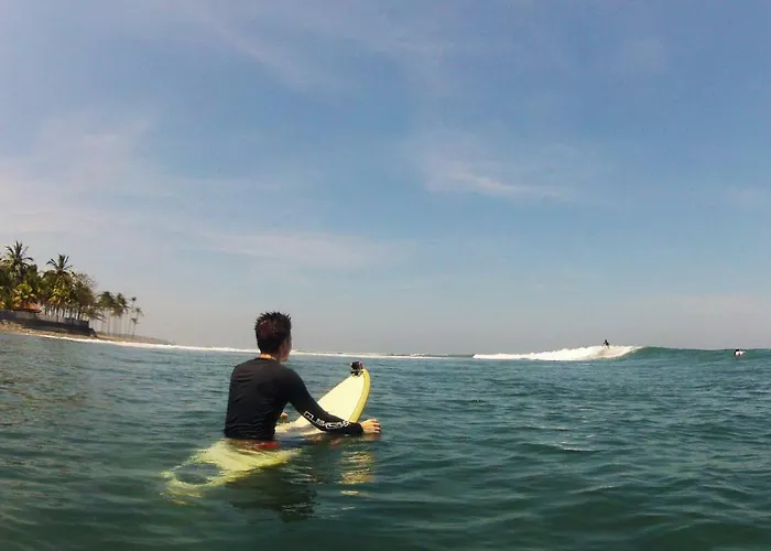 Pensión The Nyamo Surfschool &